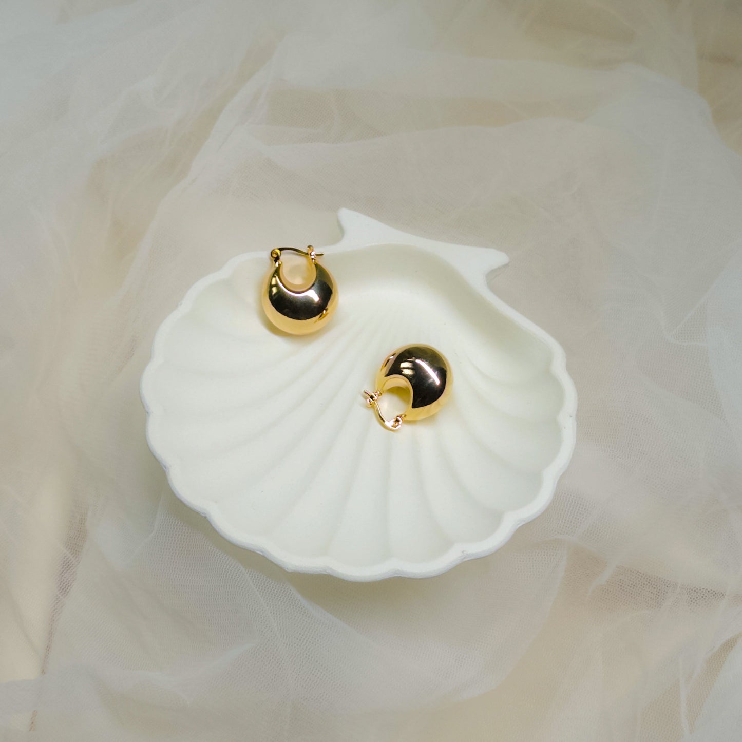 luxe featherlight hoops